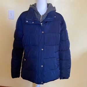 Tommy Hilfiger navy blue puffer coat, snaps, pockets, zip-out lining, hood